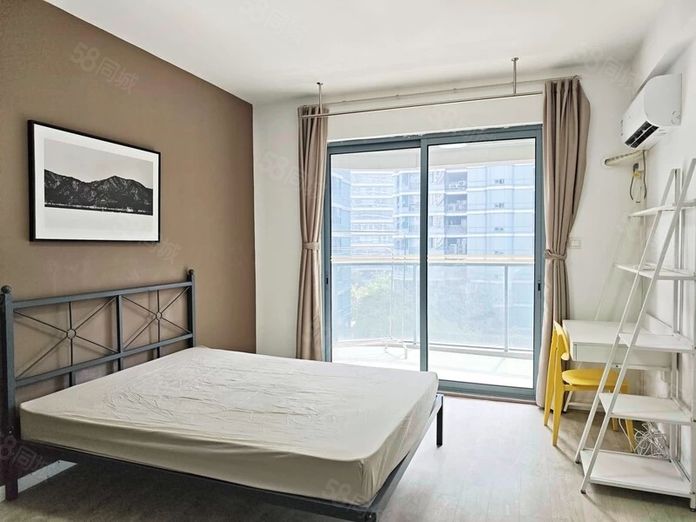 9号线地铁口 找年轻室友 应届生免押金 有独立密码锁电费2毛